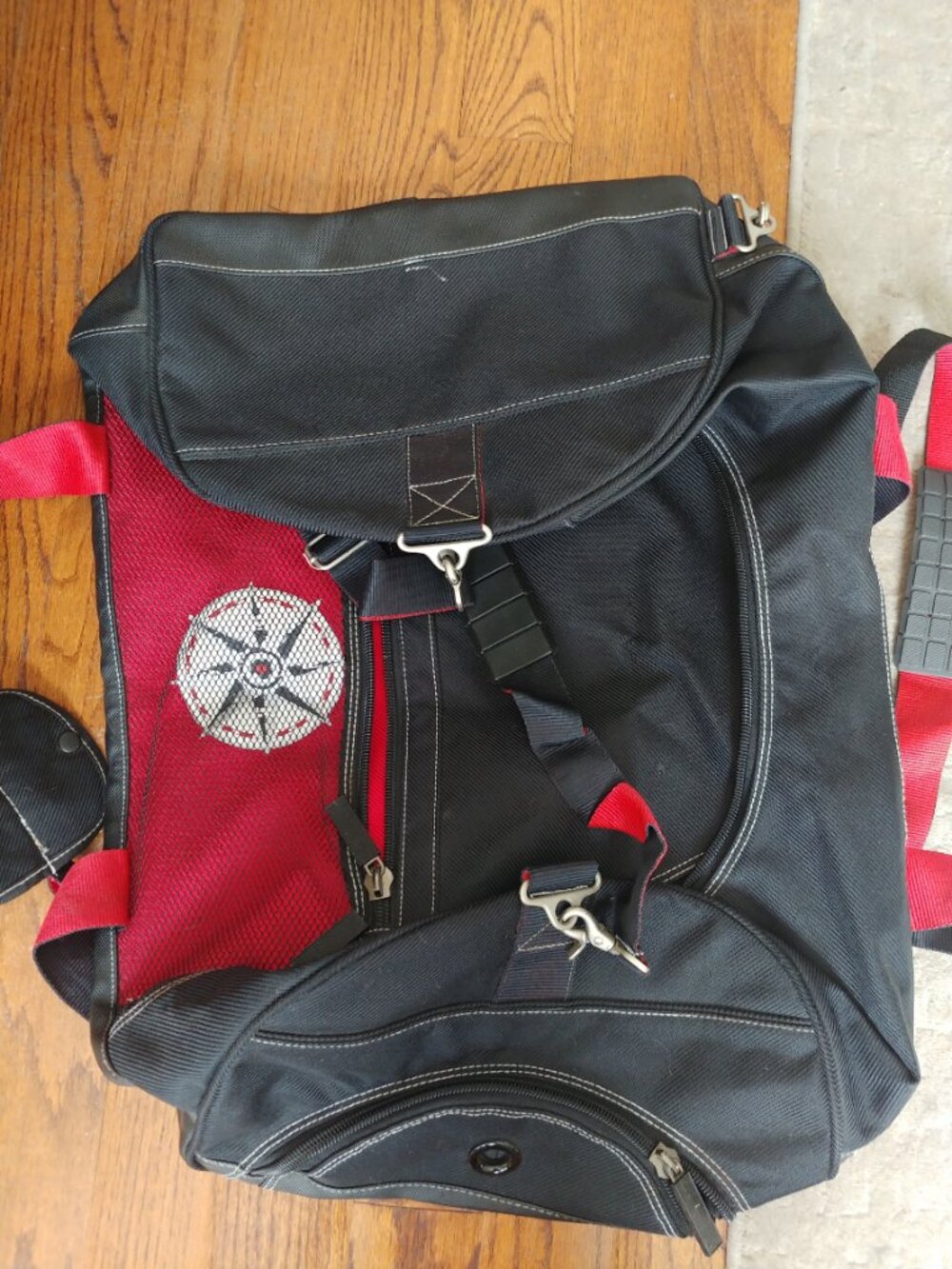 VINTAGE Y2K Black & Red duffel bag